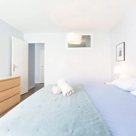 Modern 2 Bedrooms Quiet Terrace In A Palm Area, 30 Meters From Seaside Appartamento