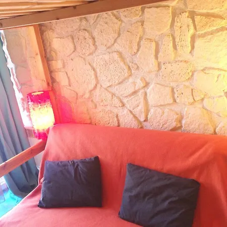 Modern 2 Bedrooms Quiet Terrace In A Palm Area, 30 Meters From Seaside Appartamento